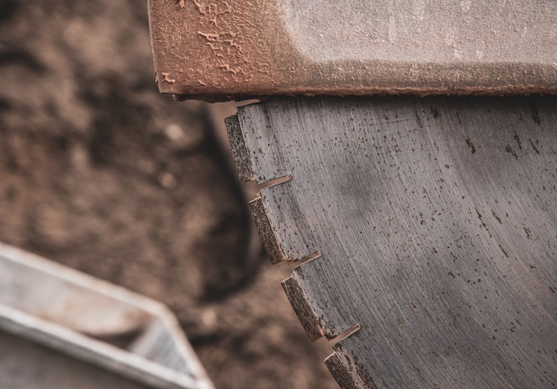 Diamond concrete cutting in progress